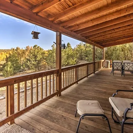 Cozy Ski Cabin With Deck Near Taos Ski Valley!